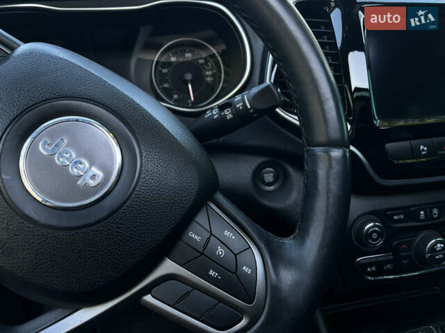 Джип Чероки 2018 в Харькове на Automoto.ua Коричневый Джип Чероки, объемом двигателя 3.24 л и пробегом 75 тыс. км за 20200 $, фото 25 на Automoto.ua