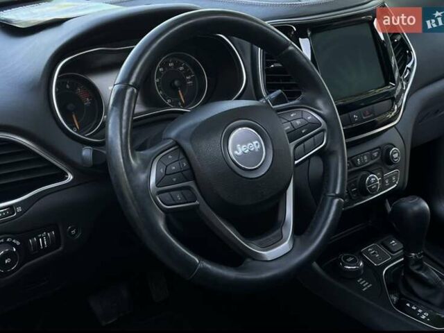 Коричневый Джип Чероки, объемом двигателя 3.24 л и пробегом 75 тыс. км за 18300 $, фото 5 на Automoto.ua