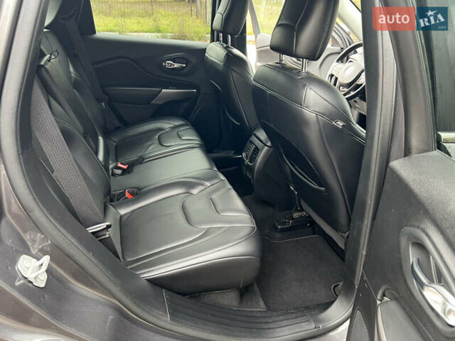 Коричневий Джип Cherokee, об'ємом двигуна 2.4 л та пробігом 168 тис. км за 15500 $, фото 17 на Automoto.ua