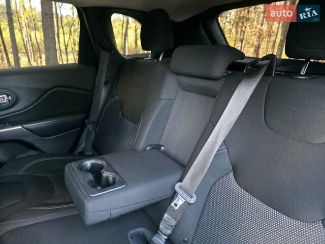 Коричневий Джип Cherokee, об'ємом двигуна 2.36 л та пробігом 166 тис. км за 14000 $, фото 29 на Automoto.ua