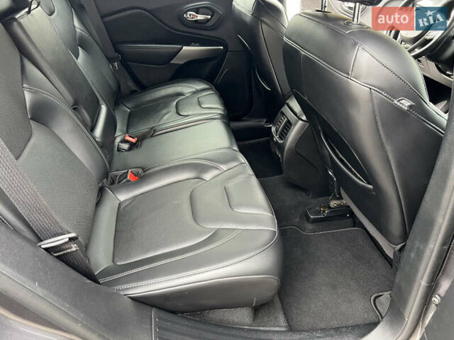 Коричневий Джип Cherokee, об'ємом двигуна 2.4 л та пробігом 168 тис. км за 15500 $, фото 18 на Automoto.ua