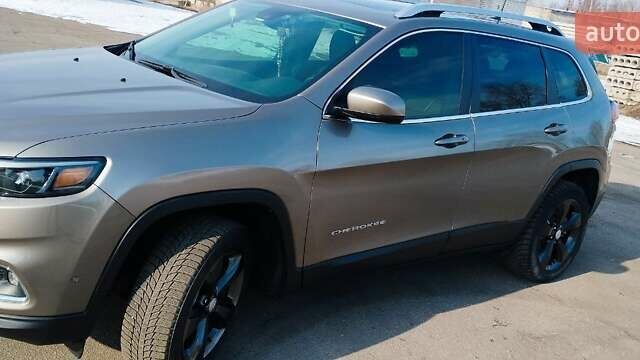 Коричневий Джип Cherokee, об'ємом двигуна 2.4 л та пробігом 113 тис. км за 17500 $, фото 2 на Automoto.ua