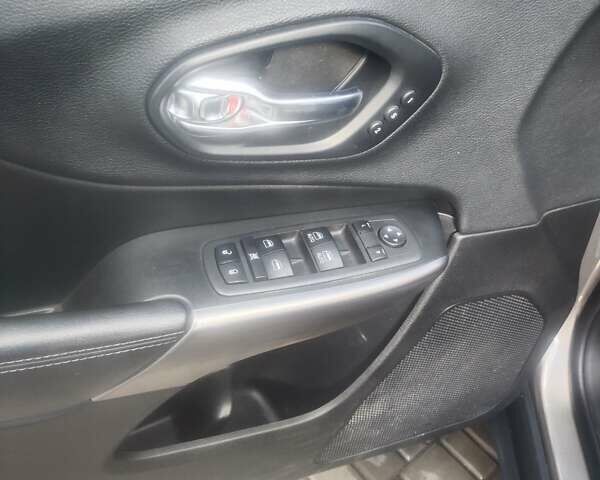 Коричневый Джип Чероки, объемом двигателя 2.36 л и пробегом 157 тыс. км за 21000 $, фото 23 на Automoto.ua