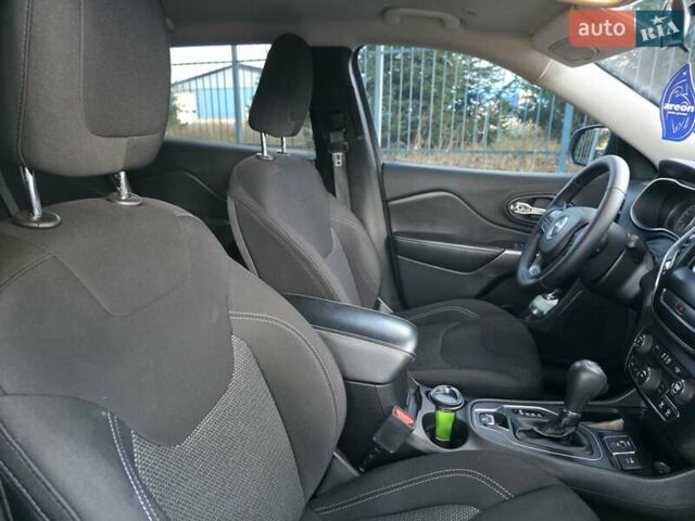 Коричневий Джип Cherokee, об'ємом двигуна 2.36 л та пробігом 166 тис. км за 14000 $, фото 23 на Automoto.ua