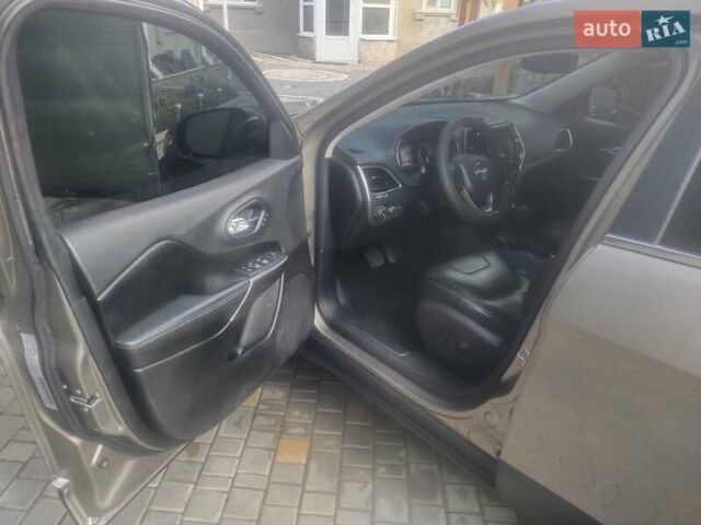 Коричневый Джип Чероки, объемом двигателя 2.36 л и пробегом 157 тыс. км за 21000 $, фото 12 на Automoto.ua