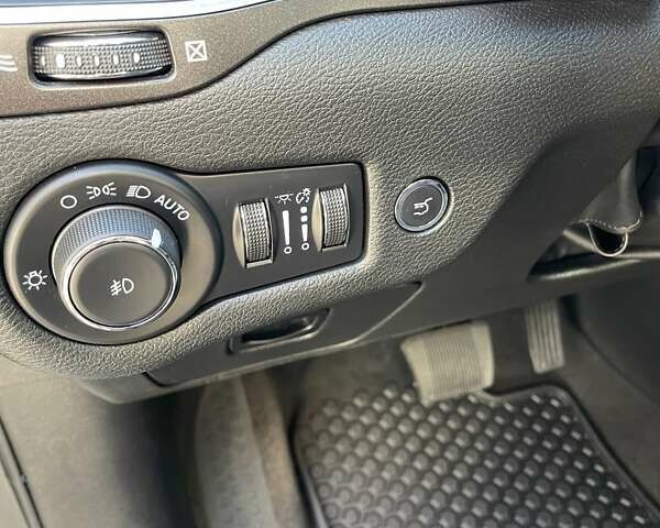 Коричневий Джип Cherokee, об'ємом двигуна 3.24 л та пробігом 29 тис. км за 22700 $, фото 24 на Automoto.ua