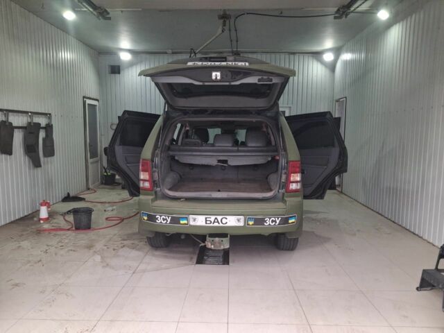 Червоний Джип Cherokee, об'ємом двигуна 0 л та пробігом 250 тис. км за 4142 $, фото 2 на Automoto.ua