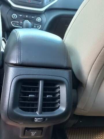 Джип Чероки 2014 в Одессе на Automoto.ua Красный Джип Чероки, объемом двигателя 2.4 л и пробегом 211 тыс. км за 13200 $, фото 15 на Automoto.ua