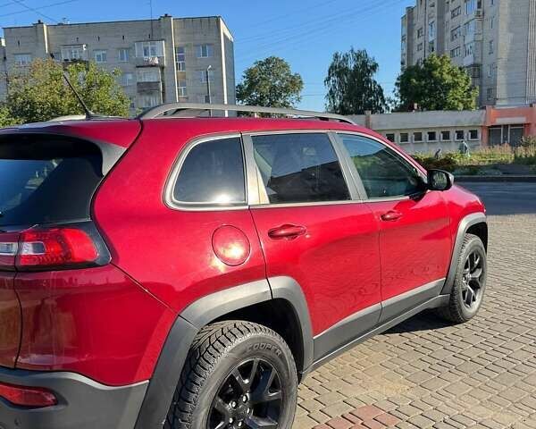 Красный Джип Чероки, объемом двигателя 3.24 л и пробегом 189 тыс. км за 14000 $, фото 2 на Automoto.ua
