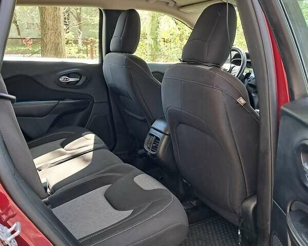 Червоний Джип Cherokee, об'ємом двигуна 2.36 л та пробігом 124 тис. км за 11600 $, фото 23 на Automoto.ua