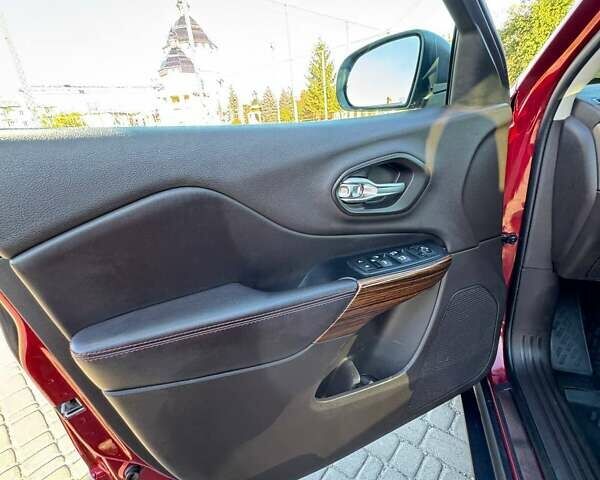 Красный Джип Чероки, объемом двигателя 3.24 л и пробегом 189 тыс. км за 14000 $, фото 15 на Automoto.ua