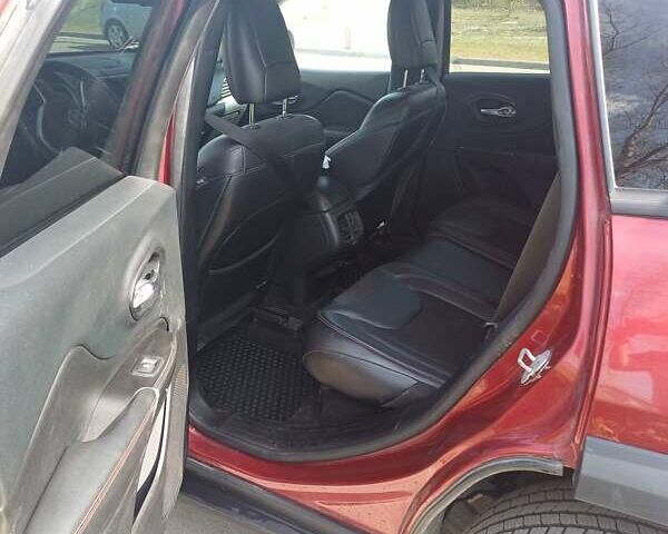 Червоний Джип Cherokee, об'ємом двигуна 3.24 л та пробігом 214 тис. км за 13400 $, фото 6 на Automoto.ua