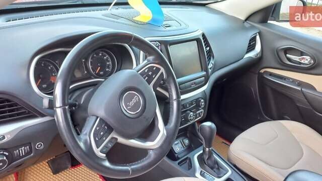 Джип Чероки 2014 в Одессе на Automoto.ua Красный Джип Чероки, объемом двигателя 2.4 л и пробегом 211 тыс. км за 13200 $, фото 8 на Automoto.ua