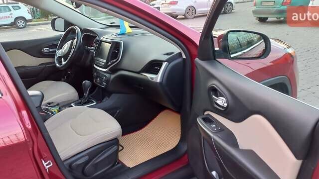 Джип Чероки 2014 в Одессе на Automoto.ua Красный Джип Чероки, объемом двигателя 2.4 л и пробегом 211 тыс. км за 13200 $, фото 6 на Automoto.ua