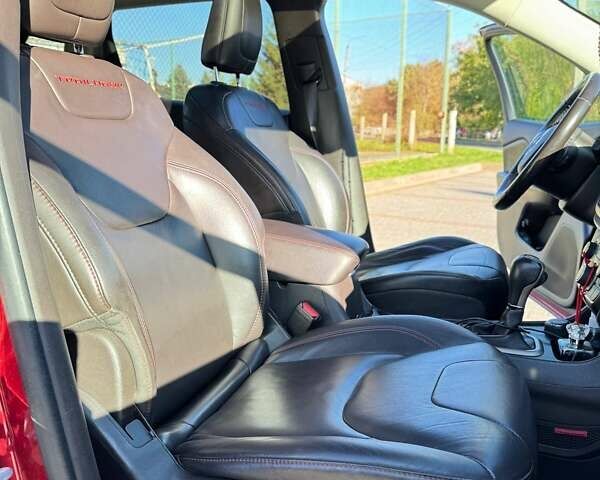 Червоний Джип Cherokee, об'ємом двигуна 3.24 л та пробігом 189 тис. км за 14000 $, фото 21 на Automoto.ua