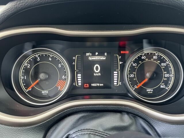 Червоний Джип Cherokee, об'ємом двигуна 2.4 л та пробігом 160 тис. км за 12300 $, фото 13 на Automoto.ua