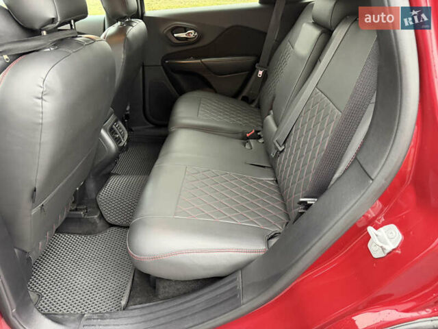 Червоний Джип Cherokee, об'ємом двигуна 3.2 л та пробігом 151 тис. км за 16555 $, фото 68 на Automoto.ua