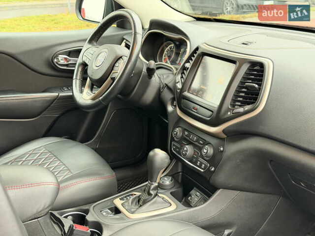 Червоний Джип Cherokee, об'ємом двигуна 3.2 л та пробігом 151 тис. км за 16555 $, фото 84 на Automoto.ua