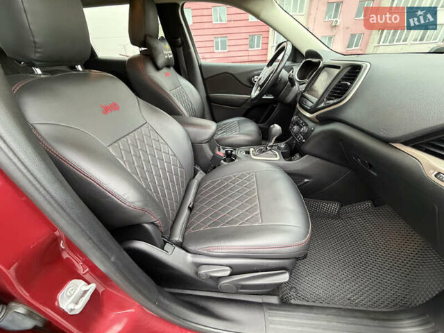 Червоний Джип Cherokee, об'ємом двигуна 3.2 л та пробігом 151 тис. км за 16555 $, фото 83 на Automoto.ua