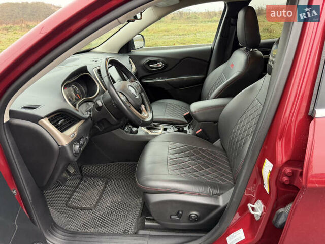 Червоний Джип Cherokee, об'ємом двигуна 3.2 л та пробігом 151 тис. км за 16555 $, фото 41 на Automoto.ua