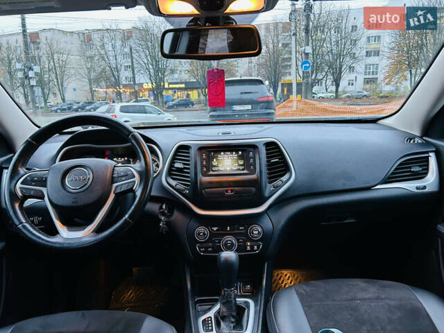 Красный Джип Чероки, объемом двигателя 2.4 л и пробегом 150 тыс. км за 12500 $, фото 14 на Automoto.ua