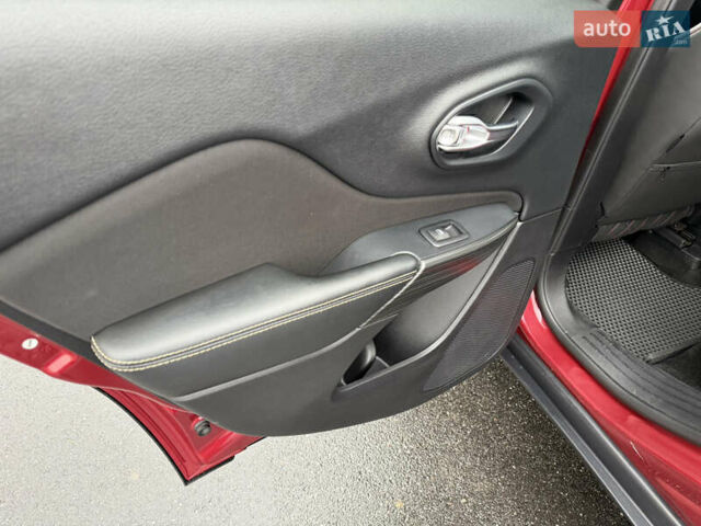 Червоний Джип Cherokee, об'ємом двигуна 3.2 л та пробігом 151 тис. км за 16555 $, фото 66 на Automoto.ua