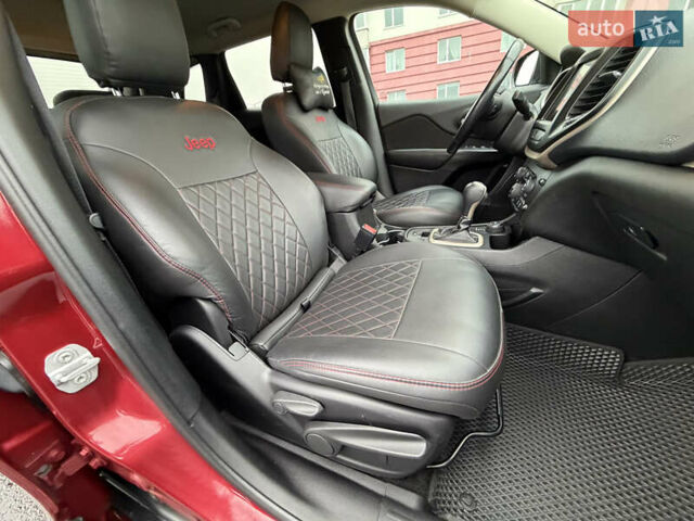Червоний Джип Cherokee, об'ємом двигуна 3.2 л та пробігом 151 тис. км за 16555 $, фото 82 на Automoto.ua
