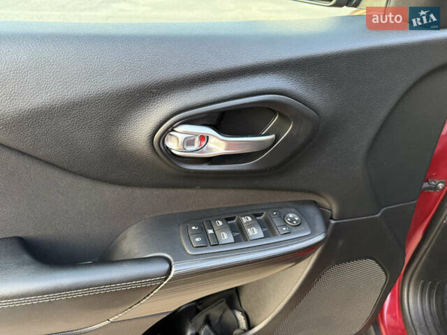 Красный Джип Чероки, объемом двигателя 3.24 л и пробегом 145 тыс. км за 15200 $, фото 26 на Automoto.ua