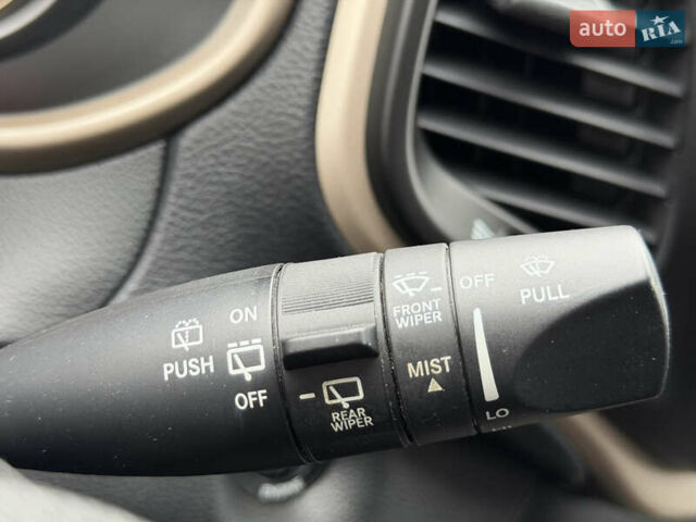 Червоний Джип Cherokee, об'ємом двигуна 3.2 л та пробігом 151 тис. км за 16555 $, фото 49 на Automoto.ua