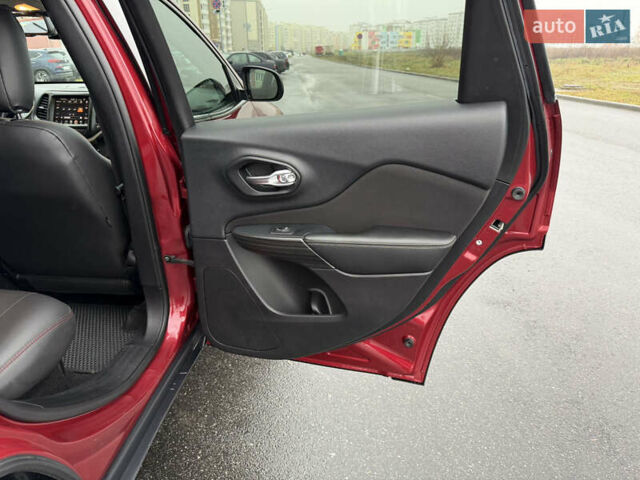 Червоний Джип Cherokee, об'ємом двигуна 3.2 л та пробігом 151 тис. км за 16555 $, фото 74 на Automoto.ua