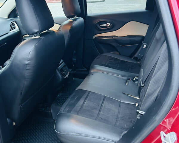 Красный Джип Чероки, объемом двигателя 2.4 л и пробегом 150 тыс. км за 12500 $, фото 12 на Automoto.ua