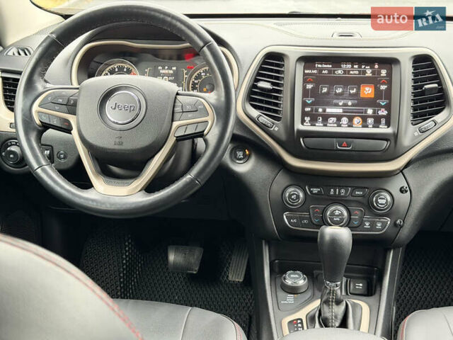 Червоний Джип Cherokee, об'ємом двигуна 3.2 л та пробігом 151 тис. км за 16555 $, фото 72 на Automoto.ua