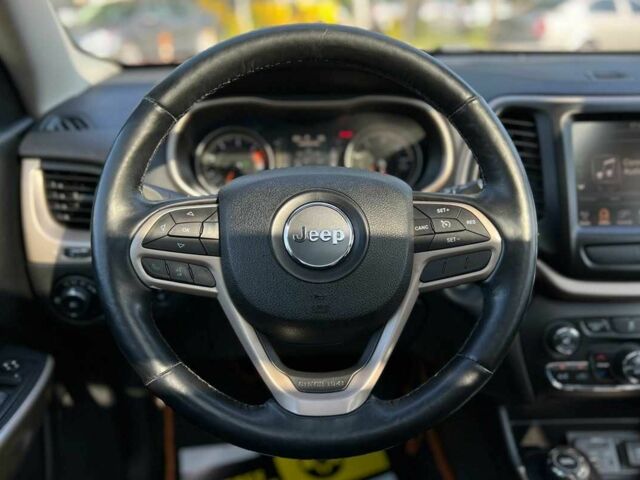 Красный Джип Чероки, объемом двигателя 2.4 л и пробегом 160 тыс. км за 12999 $, фото 13 на Automoto.ua