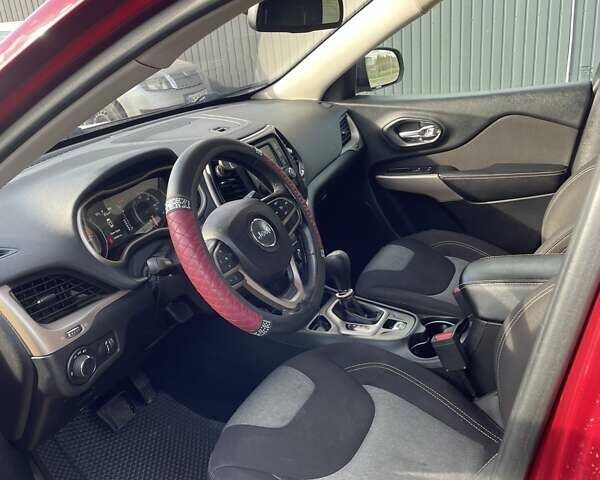 Красный Джип Чероки, объемом двигателя 2.36 л и пробегом 106 тыс. км за 12500 $, фото 16 на Automoto.ua