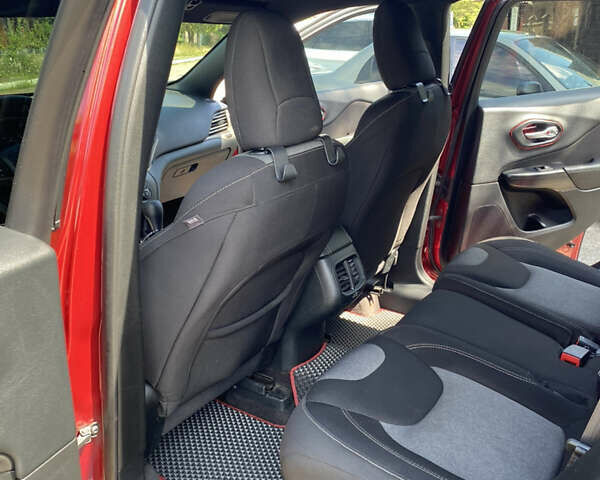 Красный Джип Чероки, объемом двигателя 2.36 л и пробегом 75 тыс. км за 15300 $, фото 42 на Automoto.ua