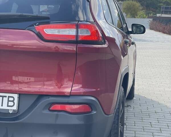 Красный Джип Чероки, объемом двигателя 2.36 л и пробегом 106 тыс. км за 12500 $, фото 6 на Automoto.ua