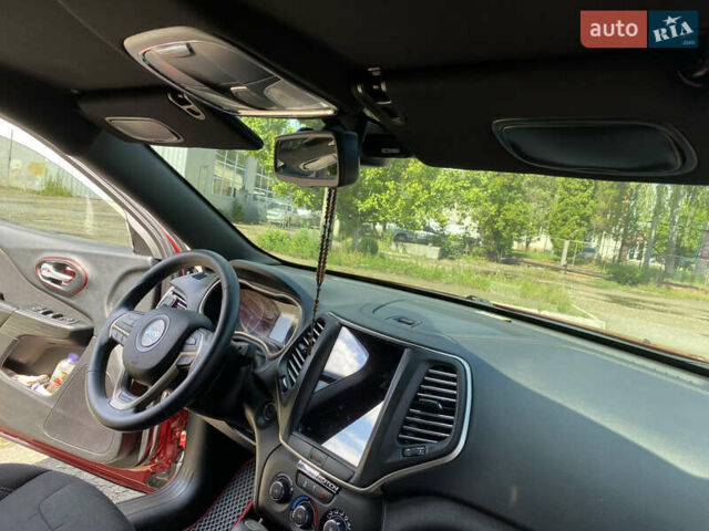 Красный Джип Чероки, объемом двигателя 2.36 л и пробегом 75 тыс. км за 15300 $, фото 30 на Automoto.ua