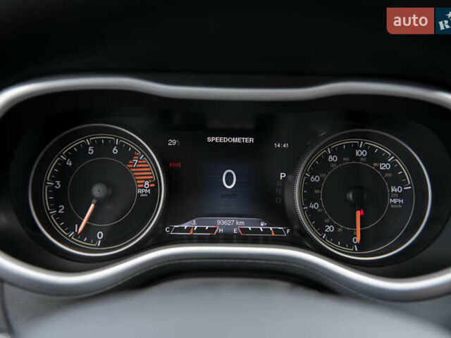 Джип Cherokee 2016 у Полтаві на Automoto.ua Червоний Джип Cherokee, об'ємом двигуна 3.24 л та пробігом 93 тис. км за 16700 $, фото 8 на Automoto.ua