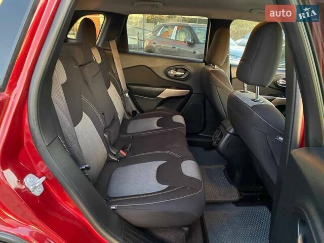 Джип Чероки 2016 в Львове на Automoto.ua Красный Джип Чероки, объемом двигателя 2.36 л и пробегом 106 тыс. км за 12600 $, фото 22 на Automoto.ua