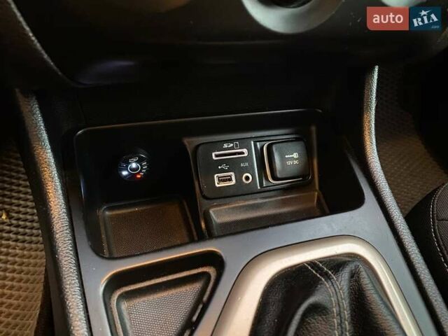 Джип Чероки 2016 в Львове на Automoto.ua Красный Джип Чероки, объемом двигателя 2.36 л и пробегом 106 тыс. км за 12600 $, фото 16 на Automoto.ua