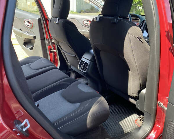 Красный Джип Чероки, объемом двигателя 2.36 л и пробегом 75 тыс. км за 15300 $, фото 47 на Automoto.ua