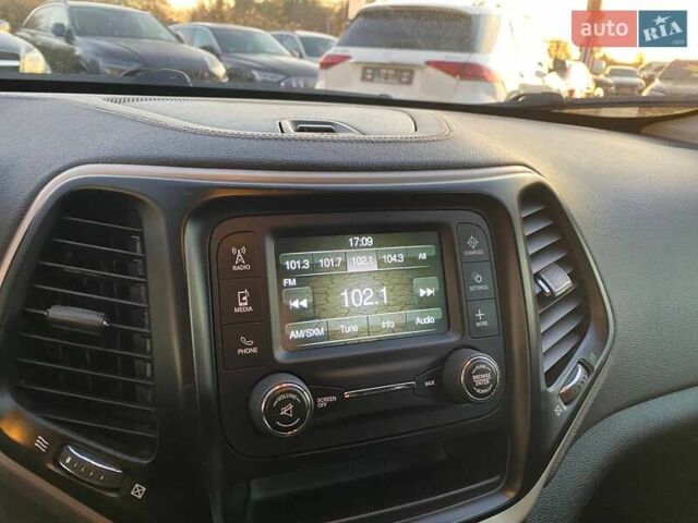 Джип Чероки 2016 в Львове на Automoto.ua Красный Джип Чероки, объемом двигателя 2.36 л и пробегом 106 тыс. км за 12600 $, фото 14 на Automoto.ua