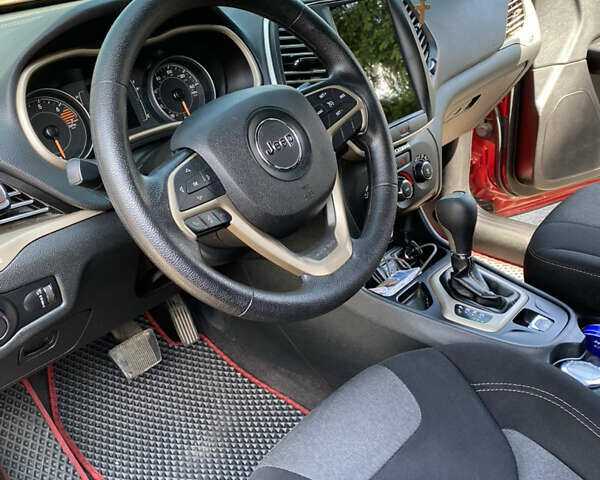 Красный Джип Чероки, объемом двигателя 2.36 л и пробегом 75 тыс. км за 15300 $, фото 41 на Automoto.ua