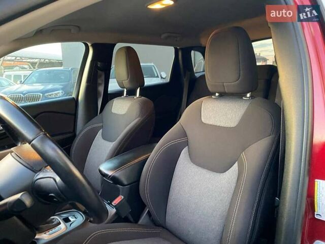 Джип Чероки 2016 в Львове на Automoto.ua Красный Джип Чероки, объемом двигателя 2.36 л и пробегом 106 тыс. км за 12600 $, фото 19 на Automoto.ua