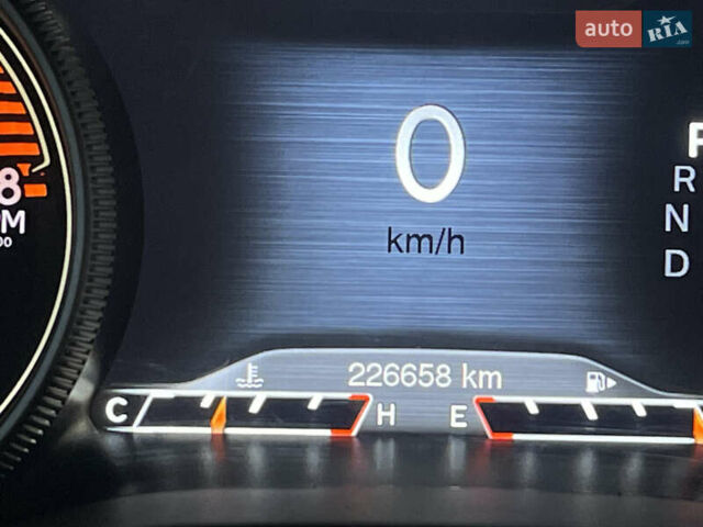 Червоний Джип Cherokee, об'ємом двигуна 3.2 л та пробігом 230 тис. км за 15000 $, фото 26 на Automoto.ua