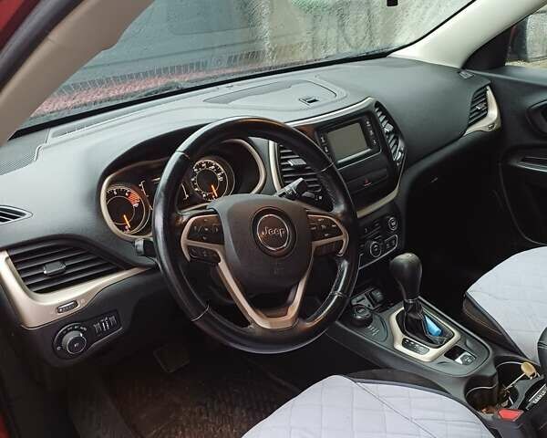 Красный Джип Чероки, объемом двигателя 2.4 л и пробегом 127 тыс. км за 12000 $, фото 5 на Automoto.ua