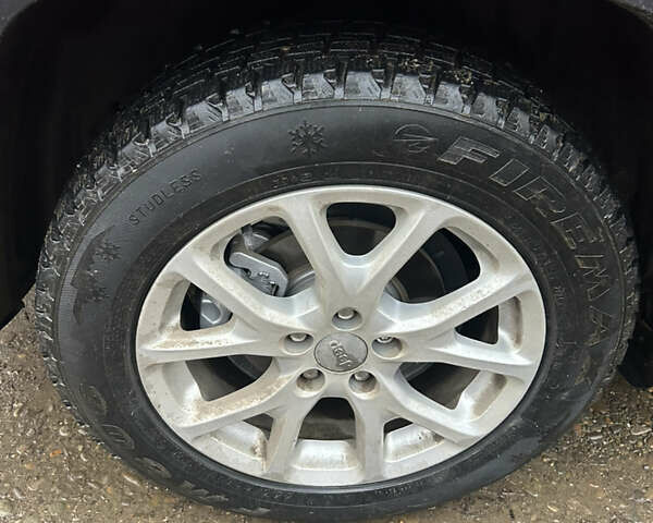 Красный Джип Чероки, объемом двигателя 2.36 л и пробегом 75 тыс. км за 15300 $, фото 4 на Automoto.ua