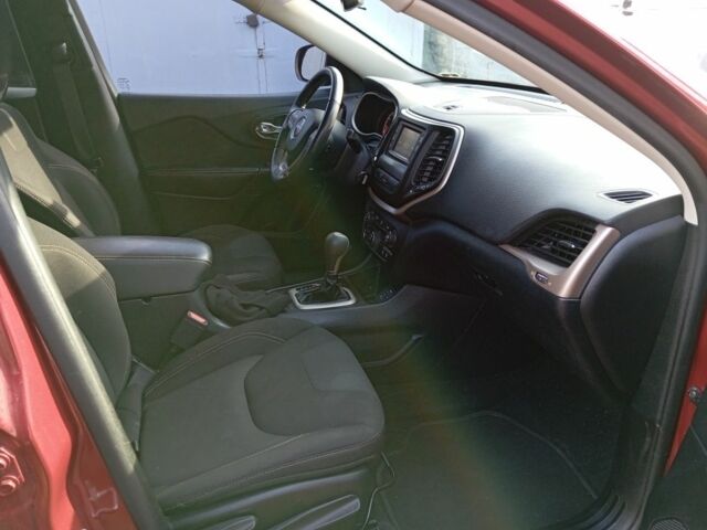 Красный Джип Чероки, объемом двигателя 0 л и пробегом 172 тыс. км за 9200 $, фото 7 на Automoto.ua