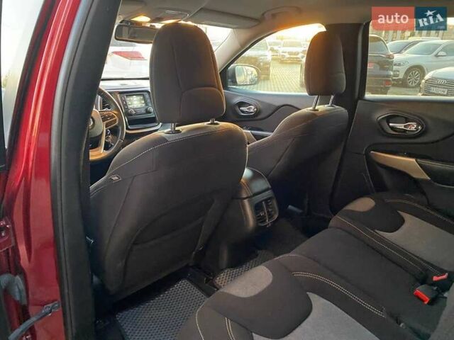 Джип Чероки 2016 в Львове на Automoto.ua Красный Джип Чероки, объемом двигателя 2.36 л и пробегом 106 тыс. км за 12600 $, фото 21 на Automoto.ua