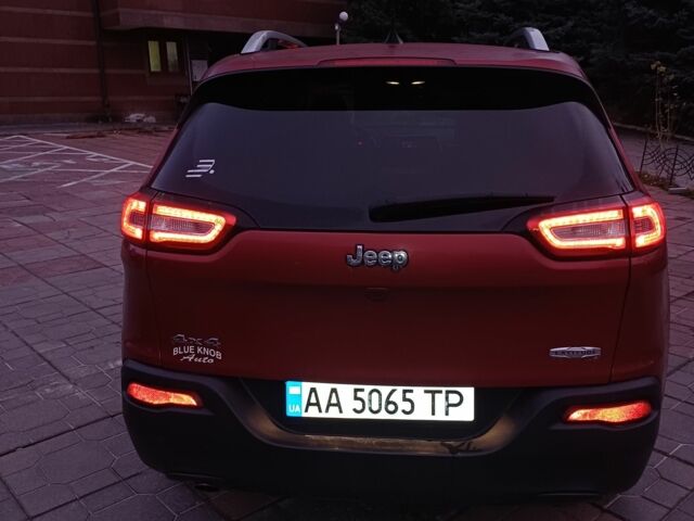 Червоний Джип Cherokee, об'ємом двигуна 2.4 л та пробігом 127 тис. км за 12000 $, фото 4 на Automoto.ua